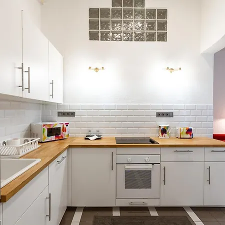 Lovely Close To Synagogue And Szimpla Garden Apartman